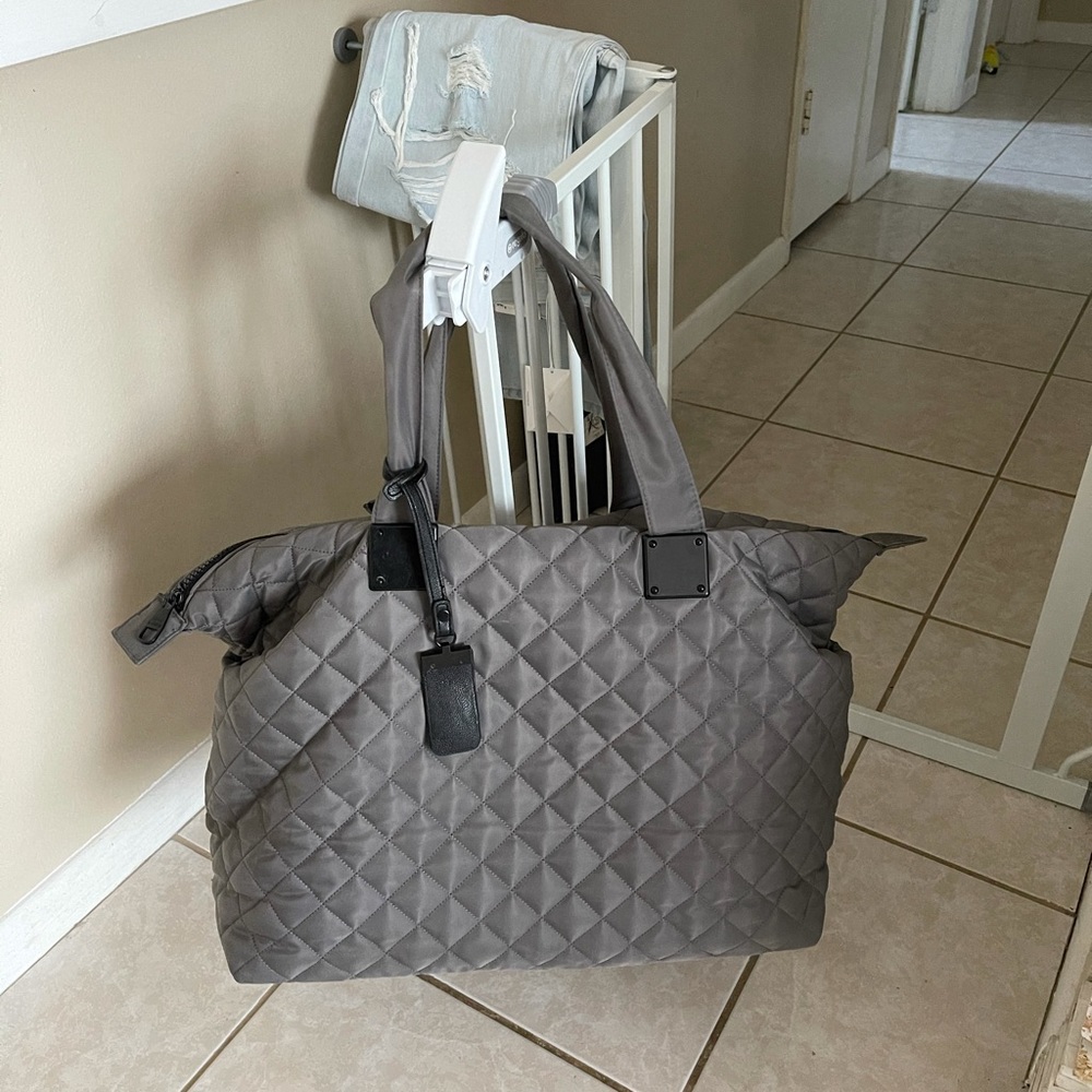 Gray Steve Madden travel bag